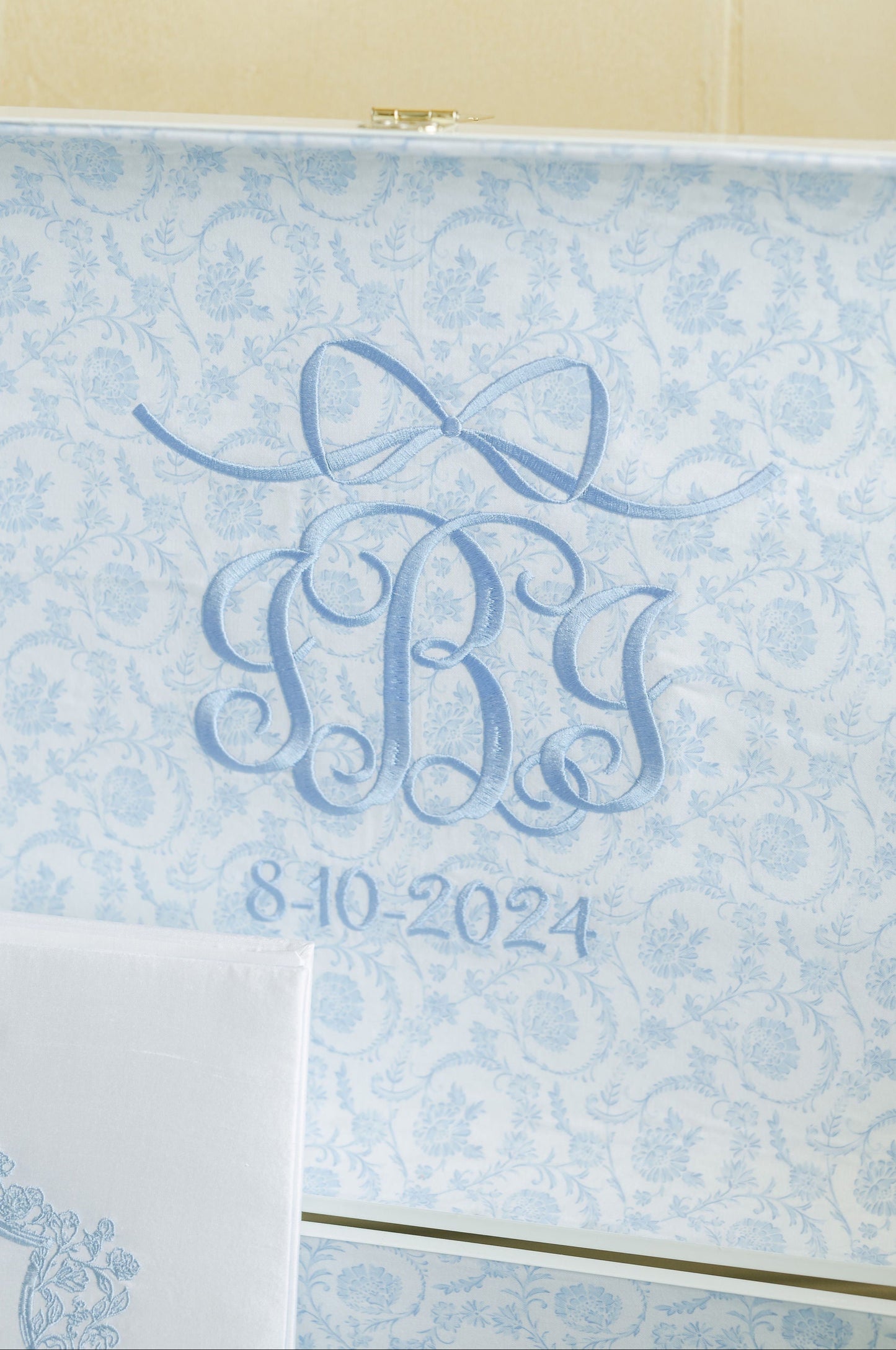 Custom Keepsake Trunk